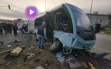 Karabük 'te Yolcu Minibüsü Kazası: 11 Yaralı