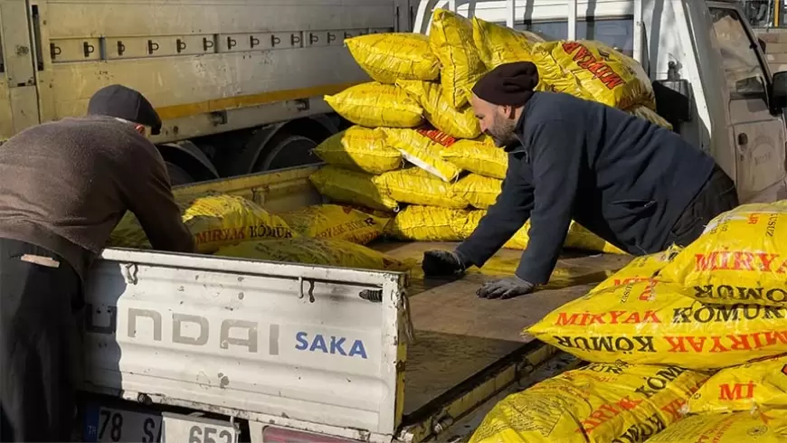 Safranbolu Belediyesi, İhtiyaç Sahibi Ailelere Yakacak Yardımı Başlattı